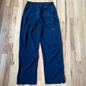 Nike Men’s small joggers. Like new. Zipper at ankles.
